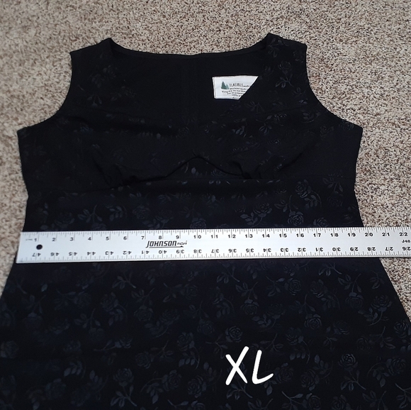 Little Black Dress - Picture 9 of 14